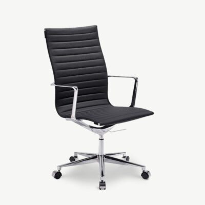 Akira kõrge seljatoega must kontoritool kunstnahast polstriga, kroomitud metallraami ja ratastega. Ergonoomiline, reguleeritava kõrgusega ja 360° pöörlev disain tagab mugavuse ja stiili igas töökeskkonnas.