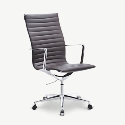 Tumepruun Akira kontoritool kõrge seljatoega, luksusliku nahkviimistluse ja kroomitud metallraamiga. Ergonoomiline disain, reguleeritav kõrgus ja 360° pöörlemisfunktsioon tagavad mugavuse ja stiili.