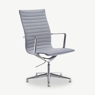 Helehall Ava konverentsitool kõrge seljatoega, elegantse kangaspolstri ja kroomitud raamiga. Stiilne ja ergonoomiline valik kontorisse või koosolekuruumi.