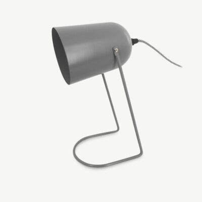 Tumehall Enchant lauavalgusti minimalistliku ja elegantse disainiga – voolujooneline metallkorpus ja kompaktne suurus sobivad ideaalselt kaasaegsesse või klassikalisse interjööri.