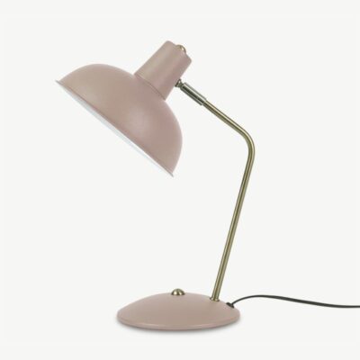 Roosa mattviimistlusega Hood lauavalgusti, minimalistliku disainiga, ümar metallkuppel ja vastupidav metallkonstruktsioon. Ideaalne töö- või magamistuppa.