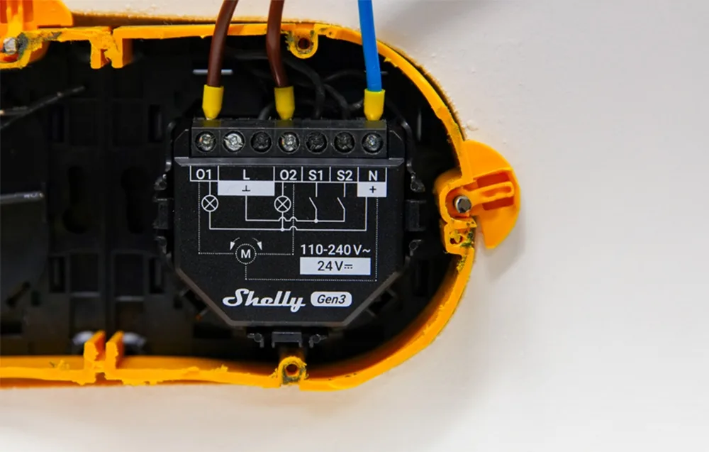 Detailne vaade Shelly nutikale lülitimoodulile