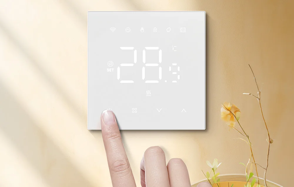 nutikas gaasikatla termostaat Avatto WT410-BH-3A-W lähivaates LED-ekraaniga