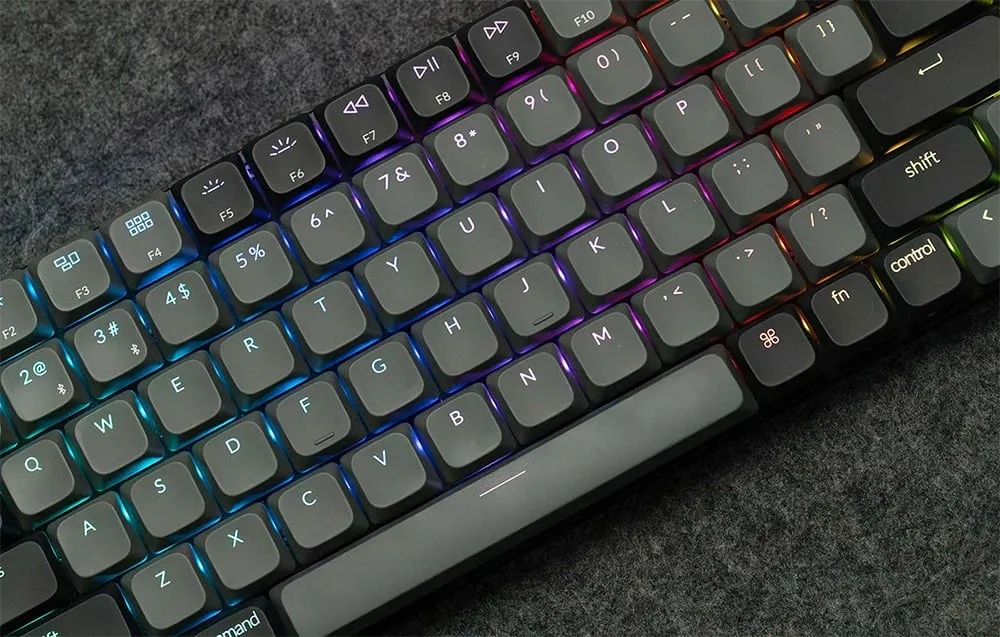 RGB taustvalgustusega juhtmevaba madalprofiilne klaviatuur