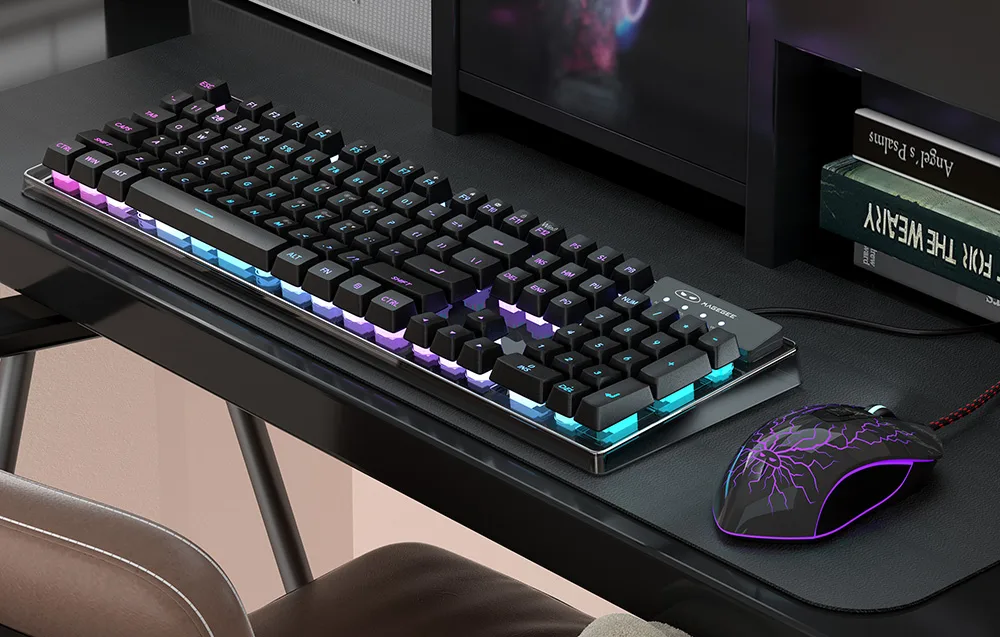 Musta värvi mänguri klaviatuuri ja hiire komplekt RGB-valgustusega