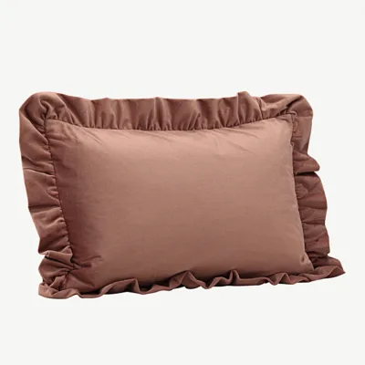 Roosa volangservaga dekoratiivne polüveluurist padjapüür Hailey, 40 × 60 cm, 17009-511